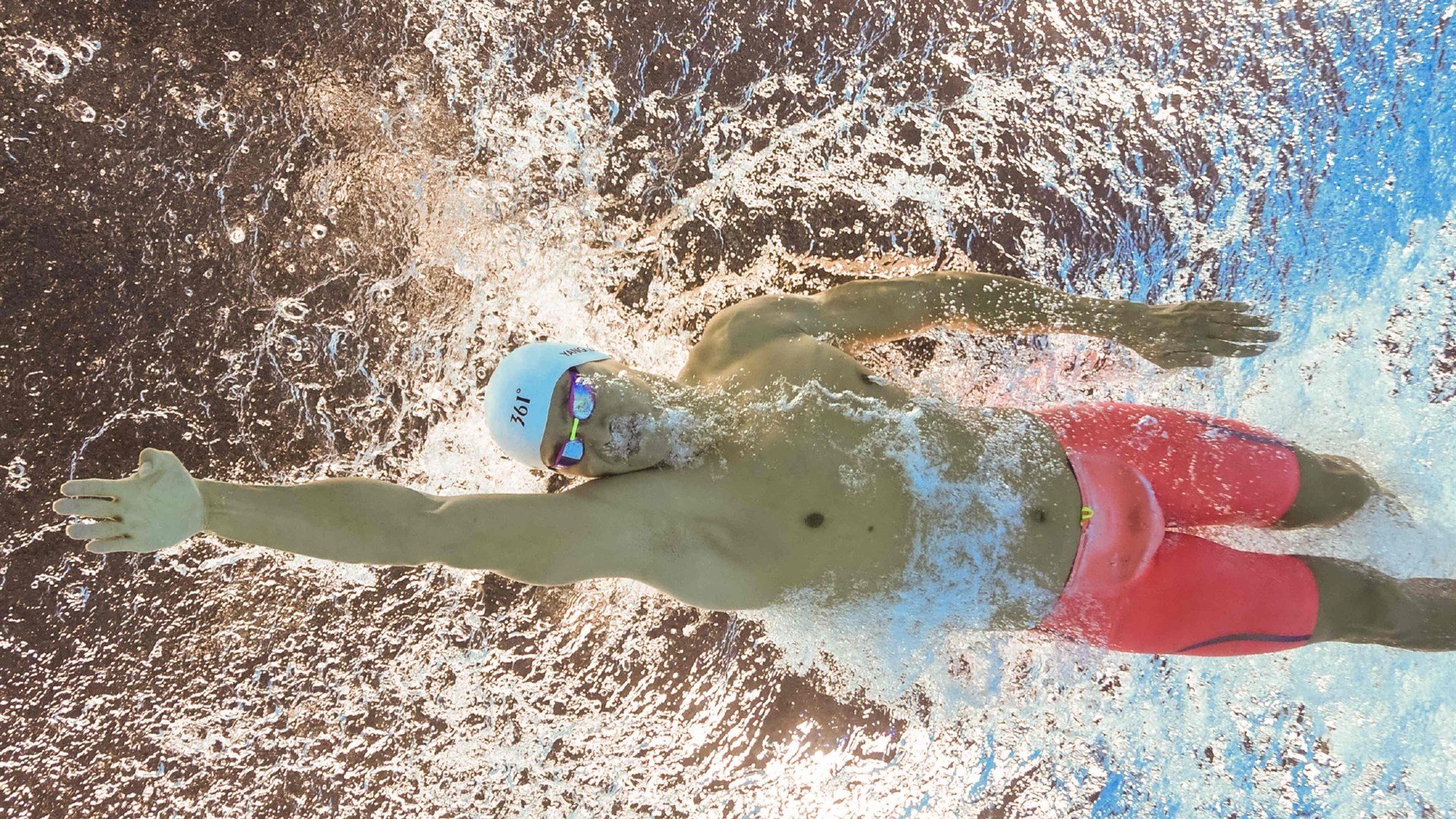 “尼古拉斯·桑特基:阿根廷美洲狮队的后场指挥官,未来展现更强实力”