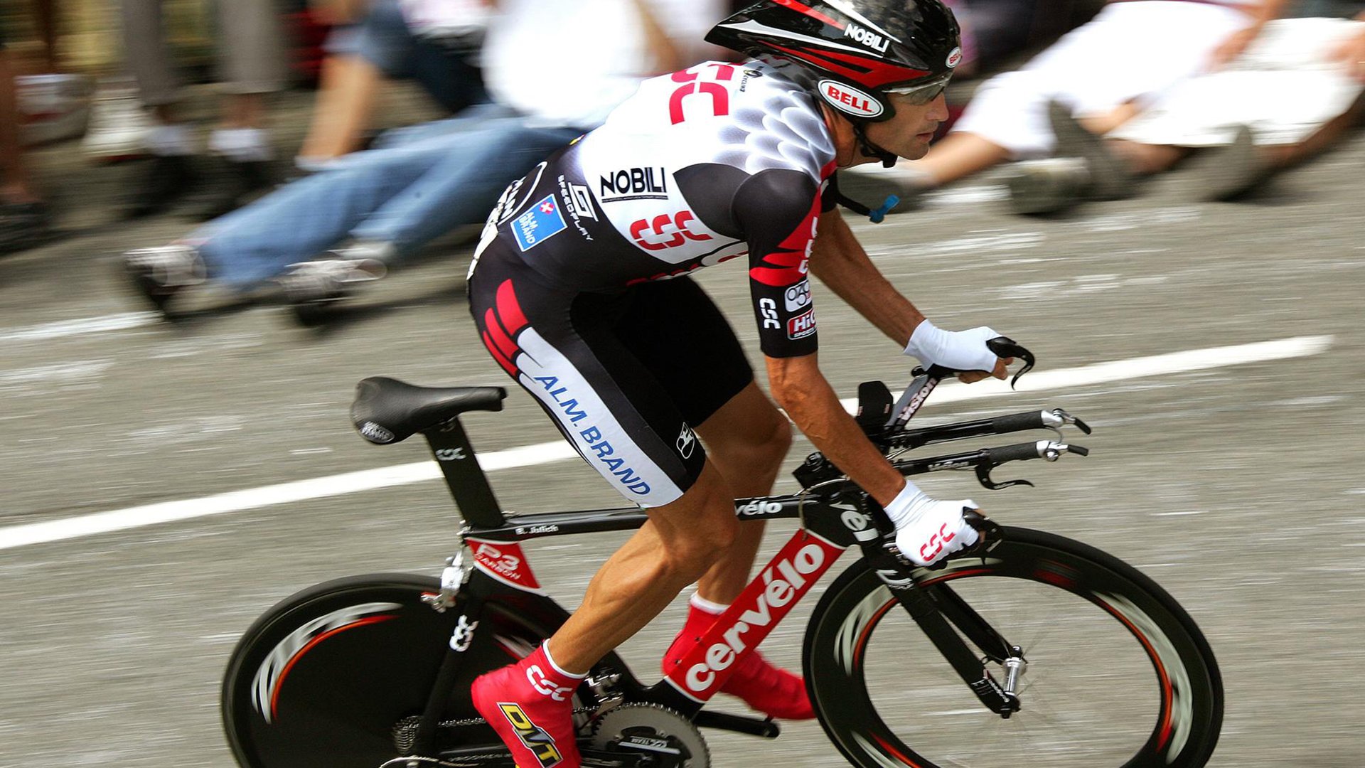 “马丁·高尔西的突破性表现，未来橄榄球赛场的巨星”