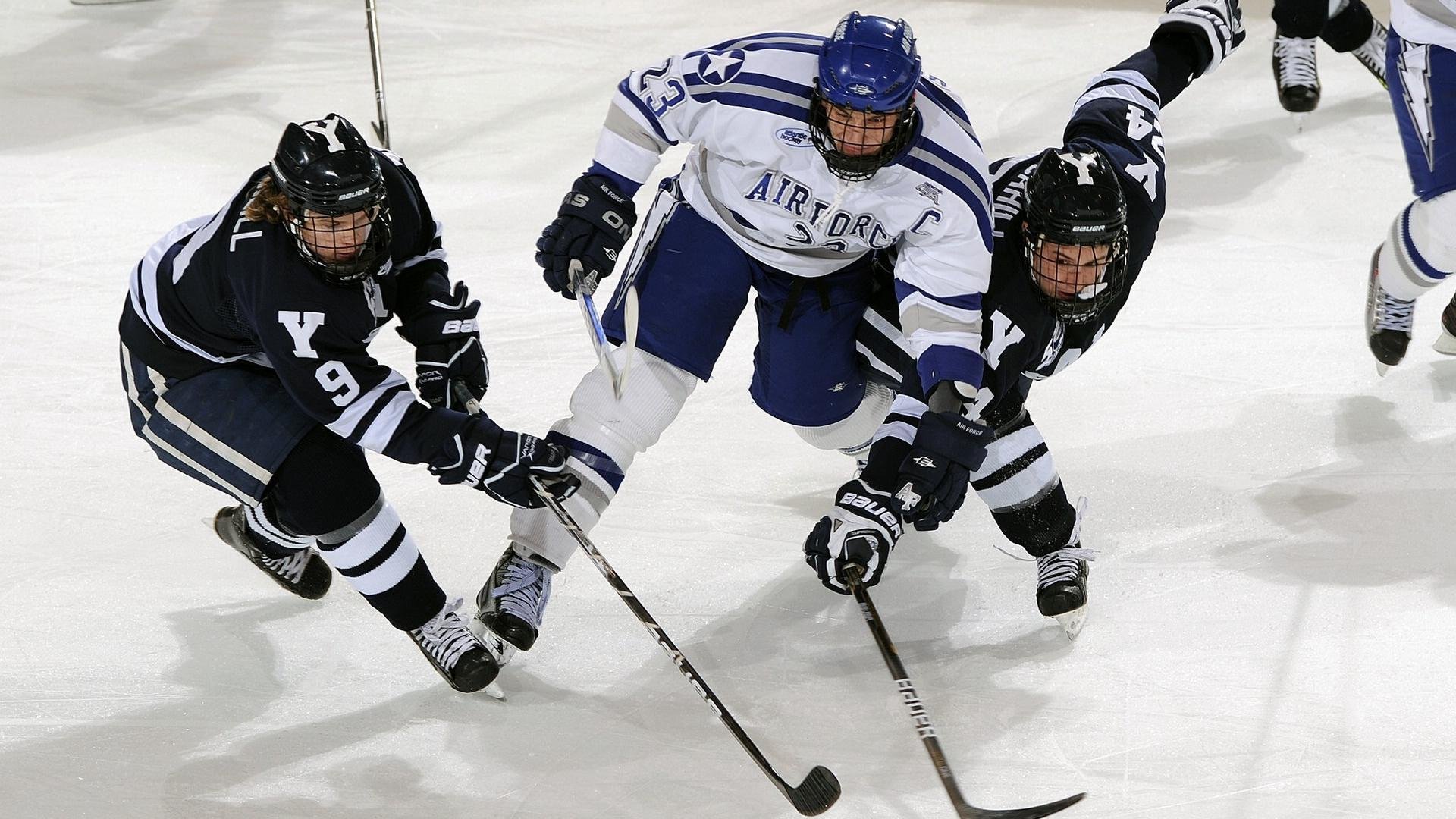 “马科斯·莫奇：阿根廷美洲狮队的防守支柱，未来大有可为”